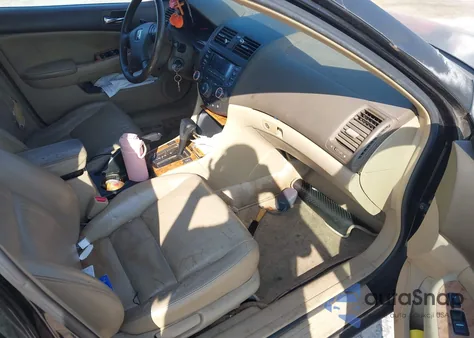 2005 Honda Accord 2.4 Ex from USA, damaged, VIN 1HGCM56825A126746